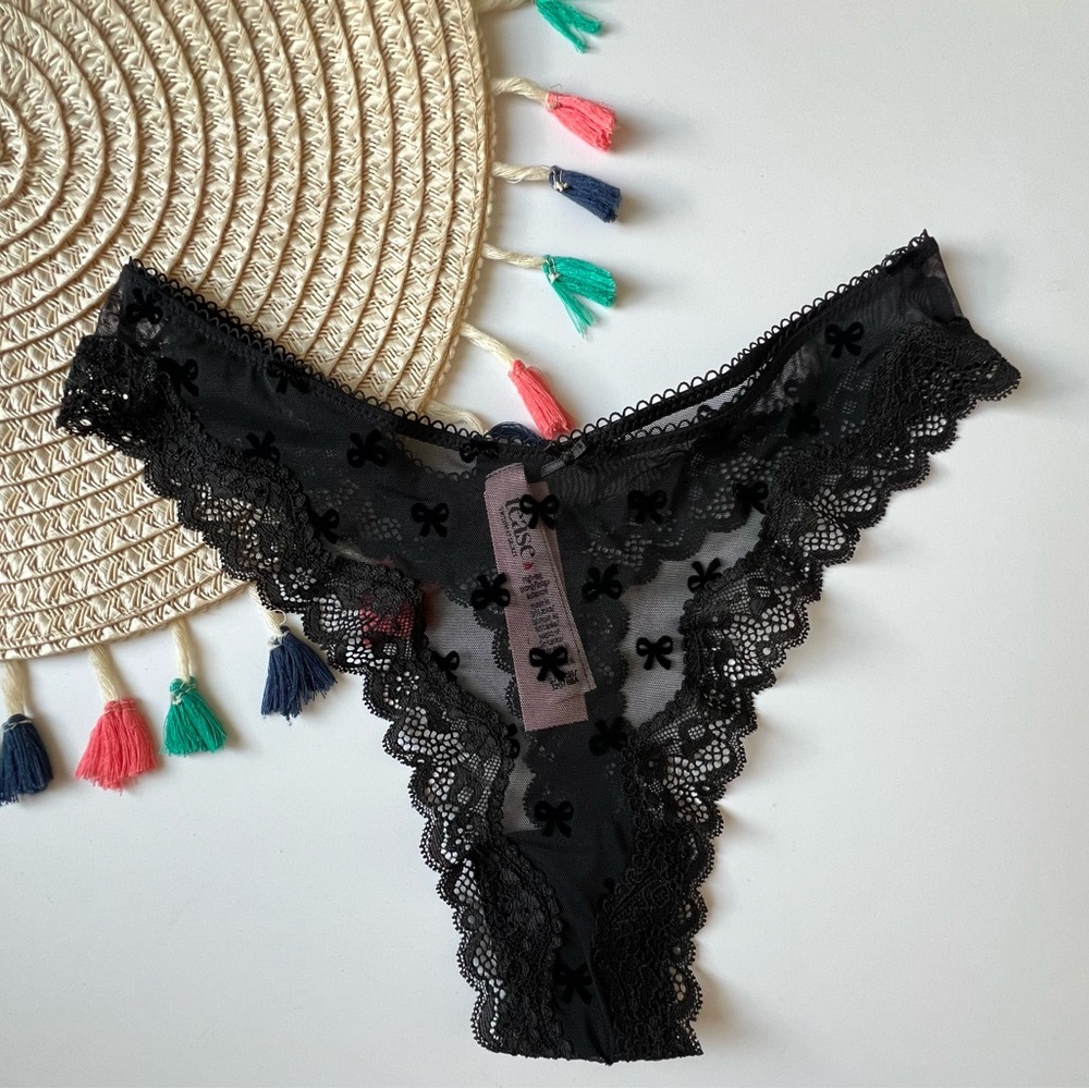 Victoria's Secret Tease Mesh Lace-Trim High-Leg Thong Panty Black w Bows Medium